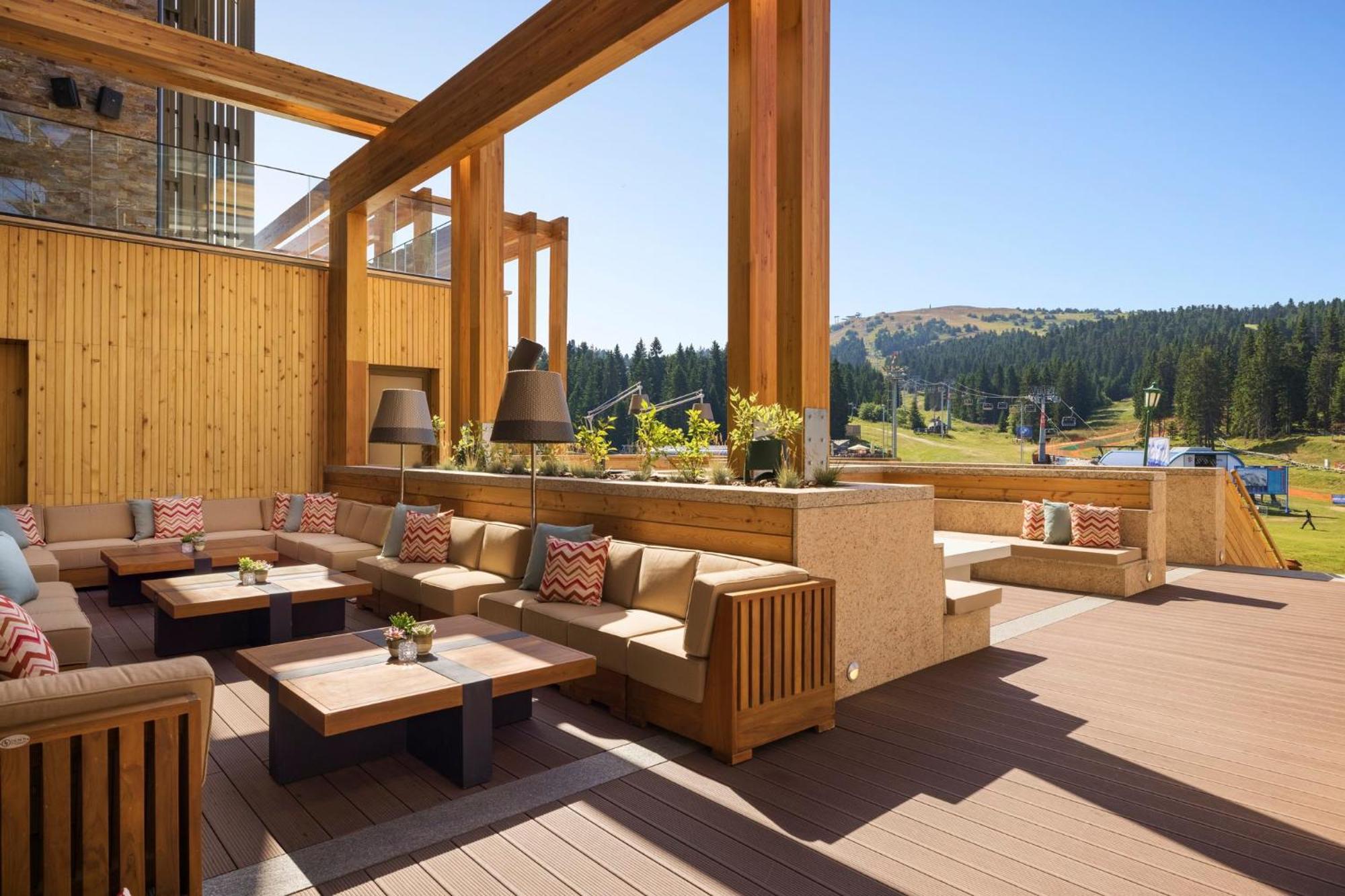 Viceroy Kopaonik Serbia Ngoại thất bức ảnh The Terrace at The Lodge at Sun Valley