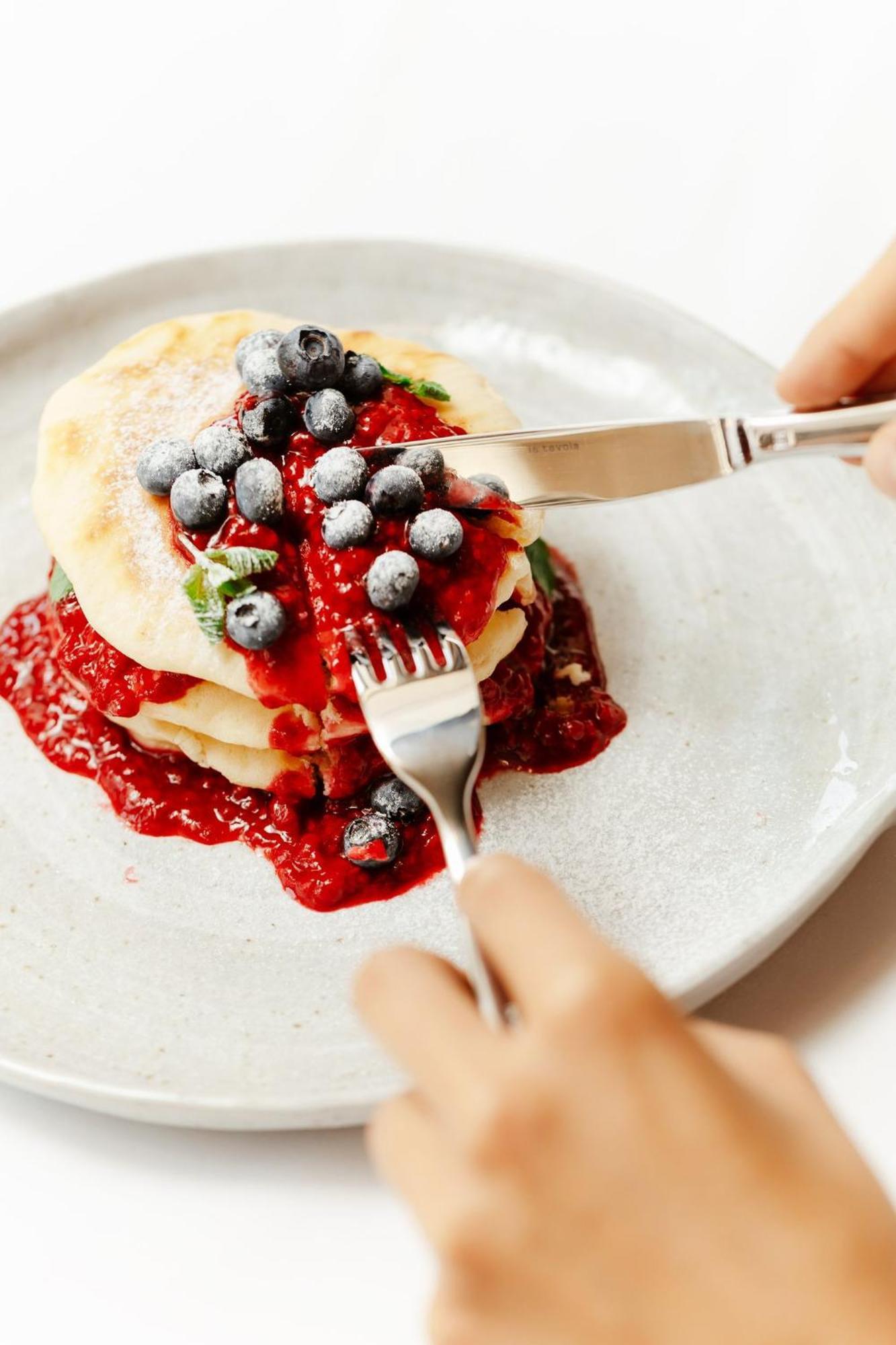 Viceroy Kopaonik Serbia Ngoại thất bức ảnh A knife and fork cutting into a pancake